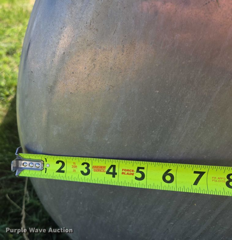 image for item ER5276 (2) Peterbilt fuel tanks