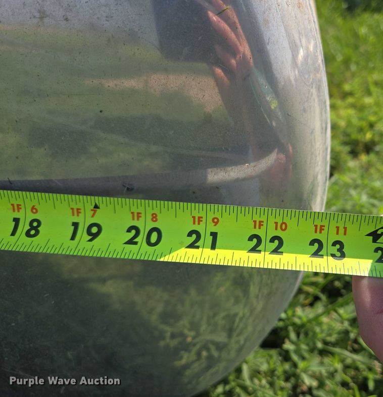 image for item ER5277 (2) Peterbilt fuel tanks