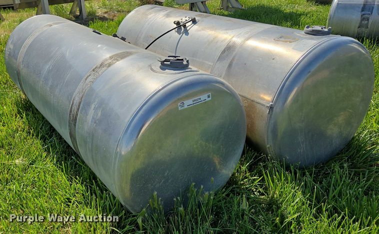 image for item ER5278 (2) Peterbilt fuel tanks