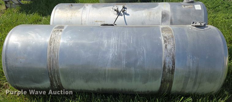 image for item ER5278 (2) Peterbilt fuel tanks