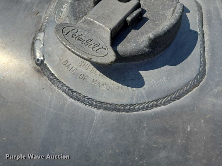 image for item ER5278 (2) Peterbilt fuel tanks