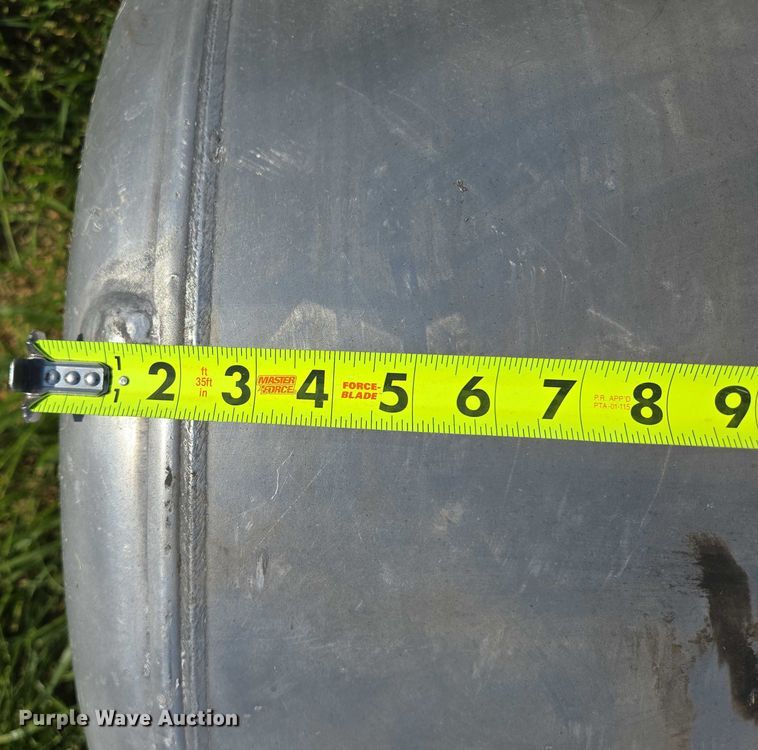 image for item ER5278 (2) Peterbilt fuel tanks