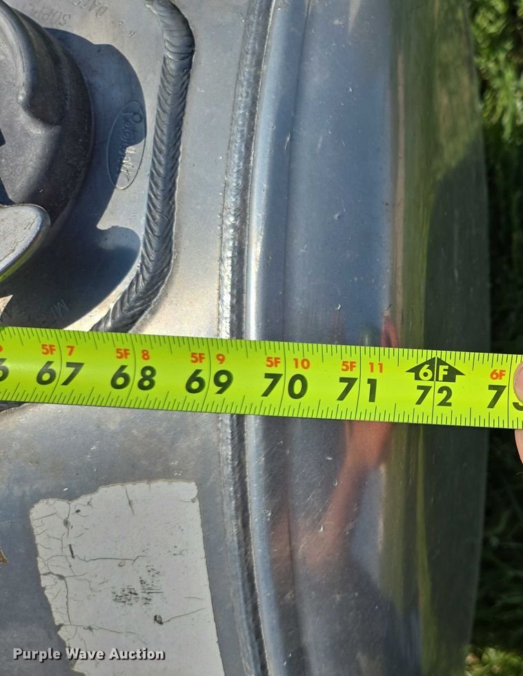 image for item ER5278 (2) Peterbilt fuel tanks