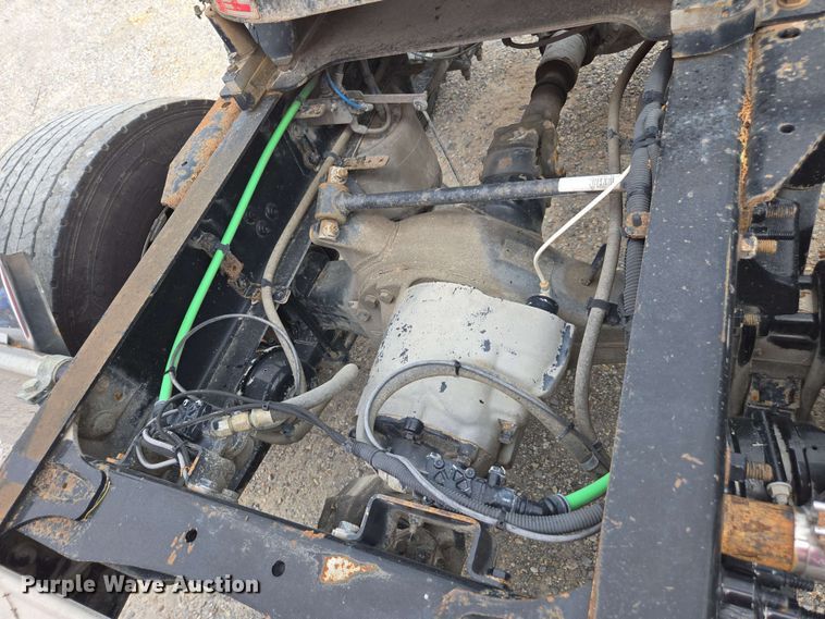 image for item FB9388 2018 Freightliner Cascadia125 semi truck