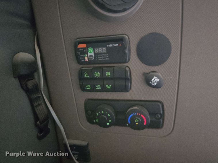 image for item FB9388 2018 Freightliner Cascadia125 semi truck