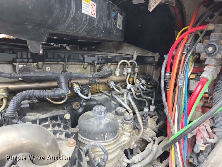 image for item FB9388 2018 Freightliner Cascadia125 semi truck