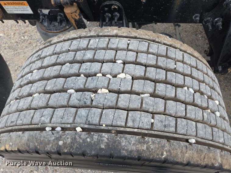 image for item FB9388 2018 Freightliner Cascadia125 semi truck