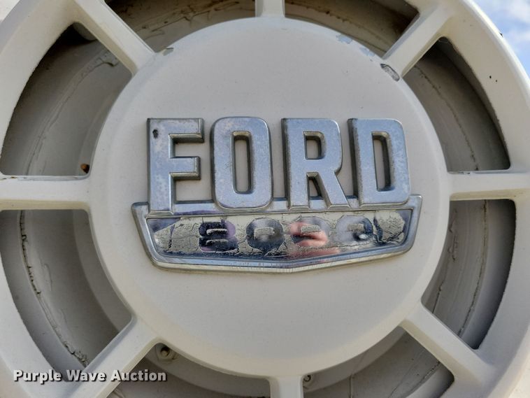 image for item NB9873 1982 Ford LN8000 truck cab and chassis