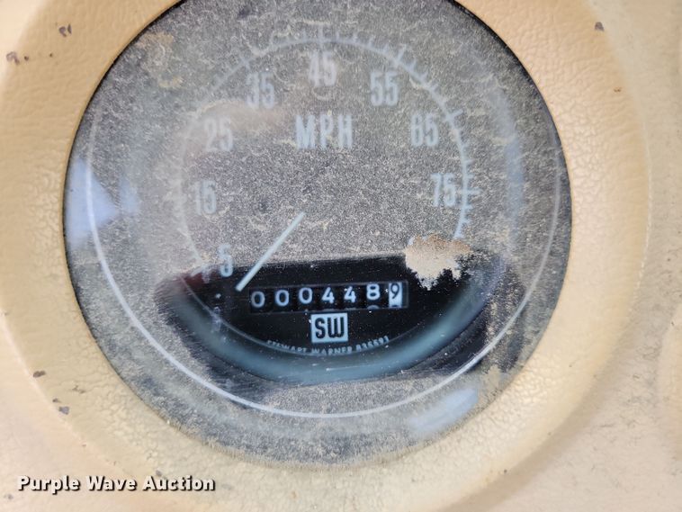 image for item NB9873 1982 Ford LN8000 truck cab and chassis