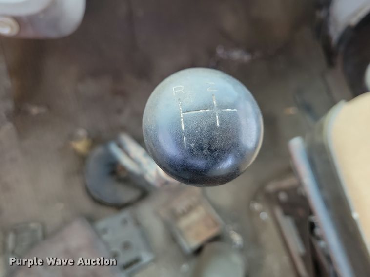 image for item NB9873 1982 Ford LN8000 truck cab and chassis