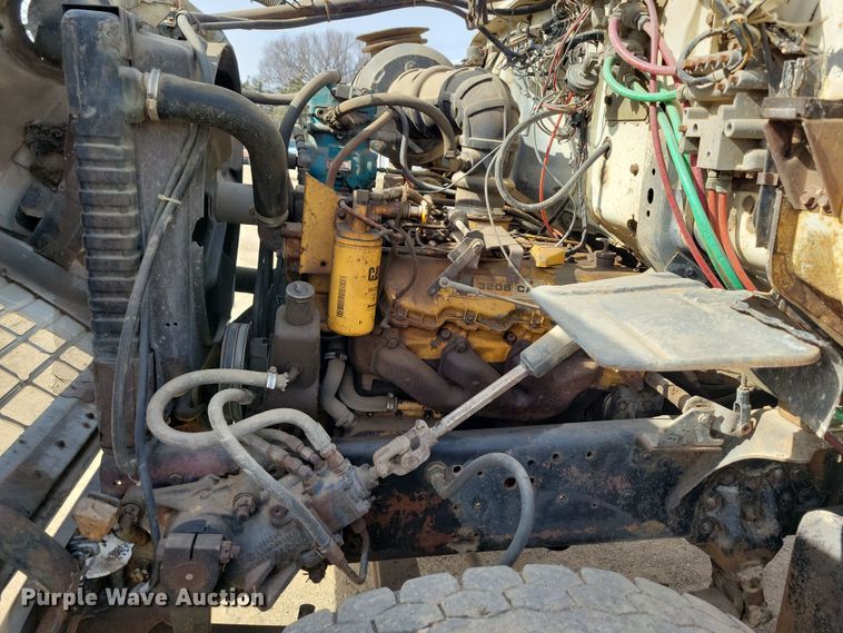 image for item NB9873 1982 Ford LN8000 truck cab and chassis