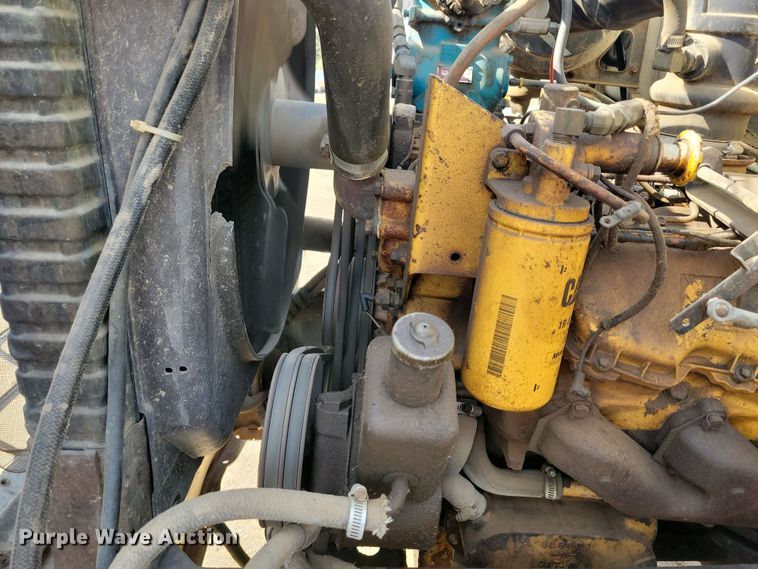 image for item NB9873 1982 Ford LN8000 truck cab and chassis