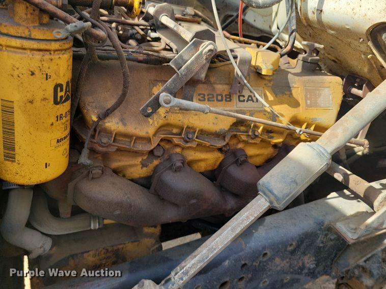 image for item NB9873 1982 Ford LN8000 truck cab and chassis