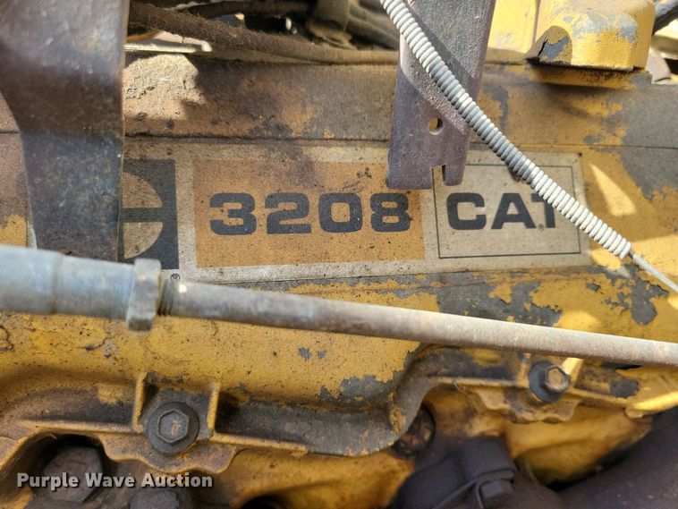 image for item NB9873 1982 Ford LN8000 truck cab and chassis