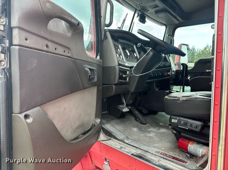 image for item YA0460 2012 Kenworth T660 semi truck