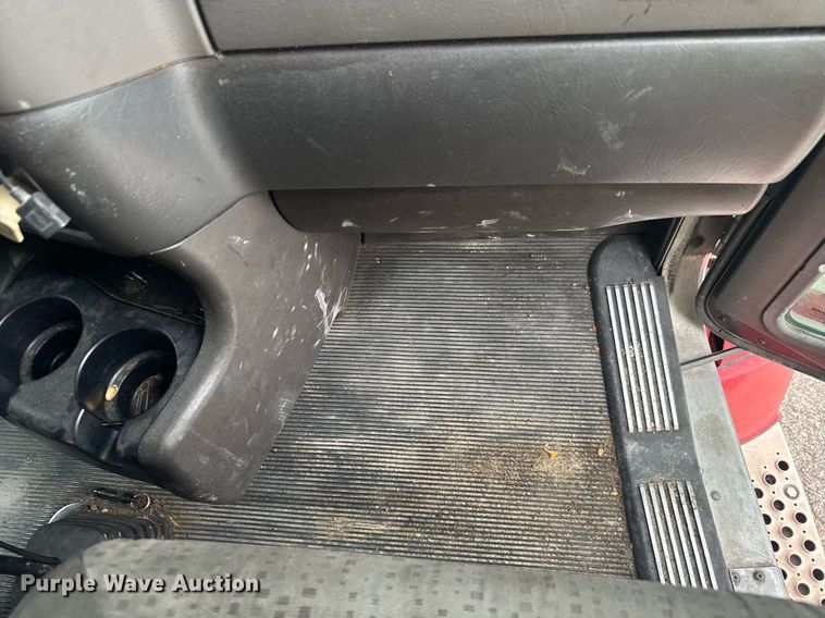 image for item YA0460 2012 Kenworth T660 semi truck