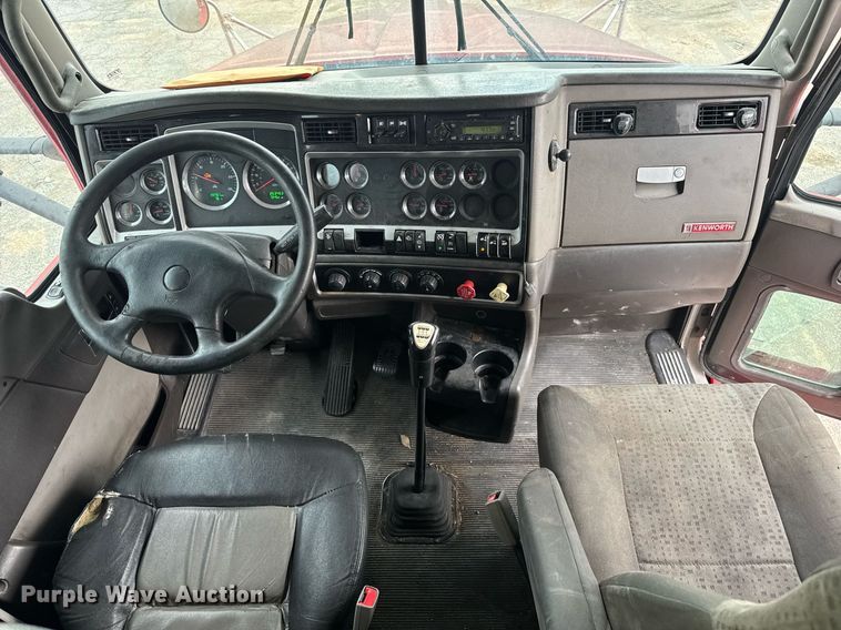 image for item YA0460 2012 Kenworth T660 semi truck