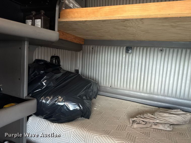 image for item YA0460 2012 Kenworth T660 semi truck