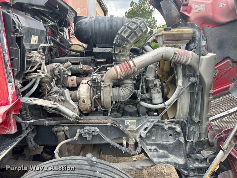 image for item YA0460 2012 Kenworth T660 semi truck