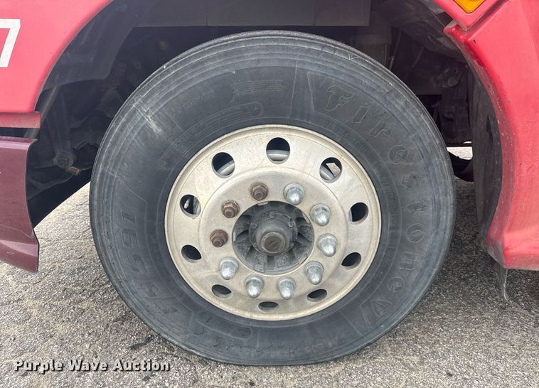 image for item YA0460 2012 Kenworth T660 semi truck