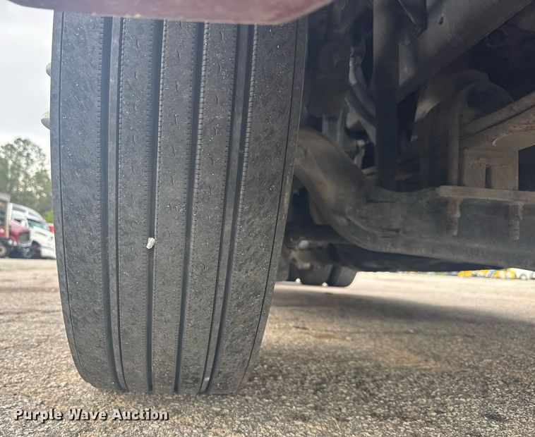 image for item YA0460 2012 Kenworth T660 semi truck