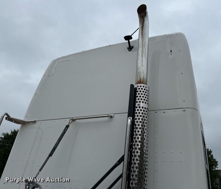 image for item YA0503 2019 Kenworth  T680 semi truck