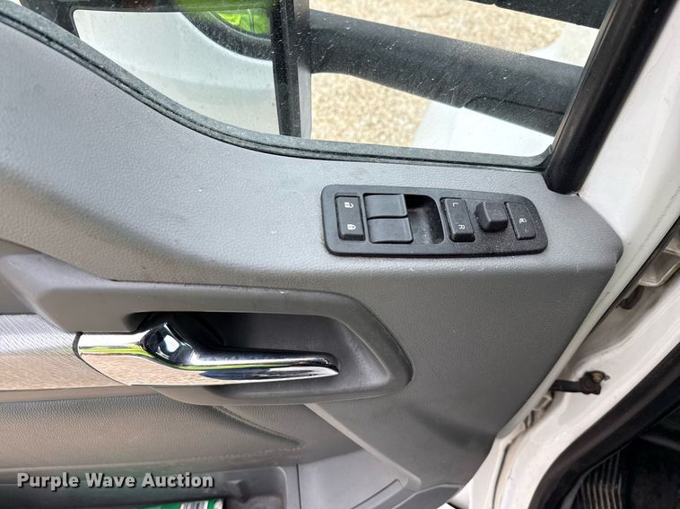 image for item YA0503 2019 Kenworth  T680 semi truck