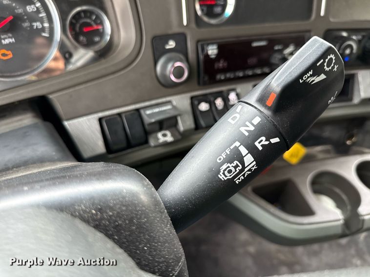 image for item YA0503 2019 Kenworth  T680 semi truck