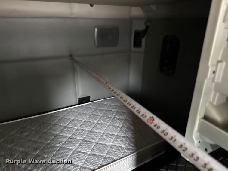 image for item YA0503 2019 Kenworth  T680 semi truck