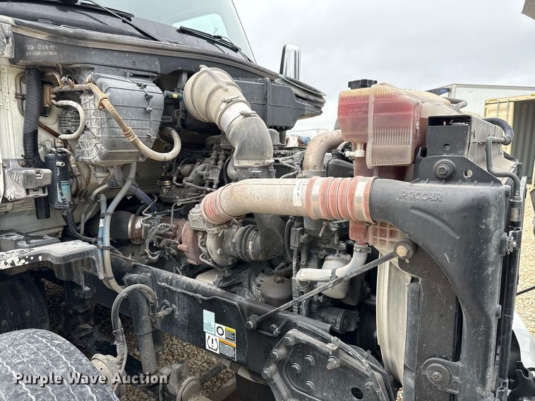 image for item YA0503 2019 Kenworth  T680 semi truck