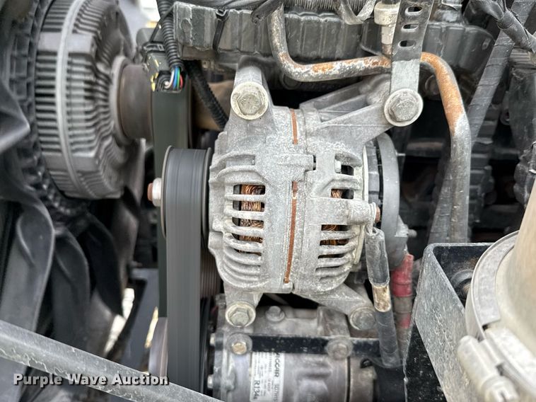 image for item YA0503 2019 Kenworth  T680 semi truck