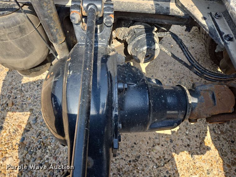 image for item YA0525 2018 Peterbilt 579 semi truck