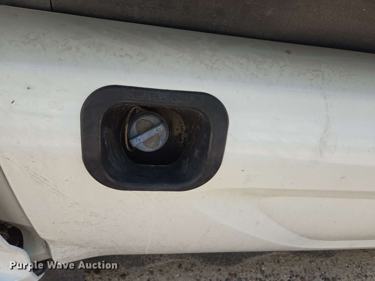 image for item YA0525 2018 Peterbilt 579 semi truck