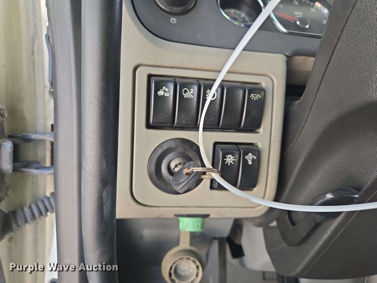 image for item YA0525 2018 Peterbilt 579 semi truck