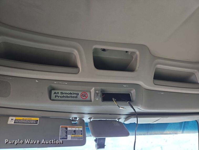 image for item YA0525 2018 Peterbilt 579 semi truck