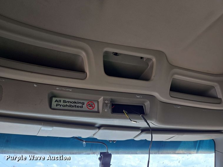 image for item YA0525 2018 Peterbilt 579 semi truck