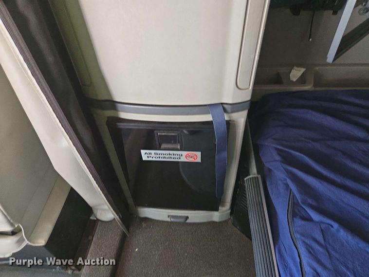 image for item YA0525 2018 Peterbilt 579 semi truck