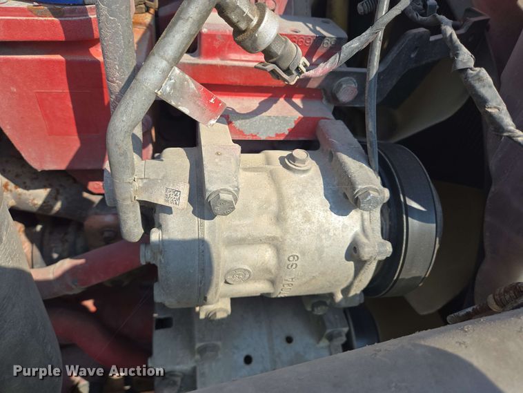 image for item YA0525 2018 Peterbilt 579 semi truck