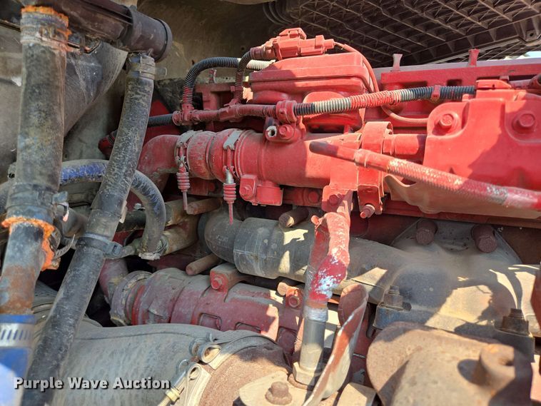 image for item YA0525 2018 Peterbilt 579 semi truck