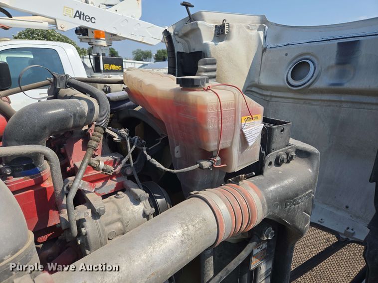 image for item YA0525 2018 Peterbilt 579 semi truck