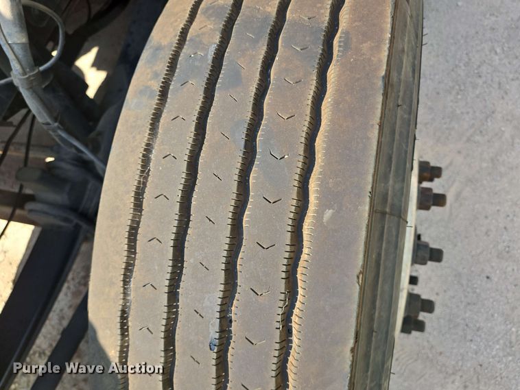 image for item YA0525 2018 Peterbilt 579 semi truck