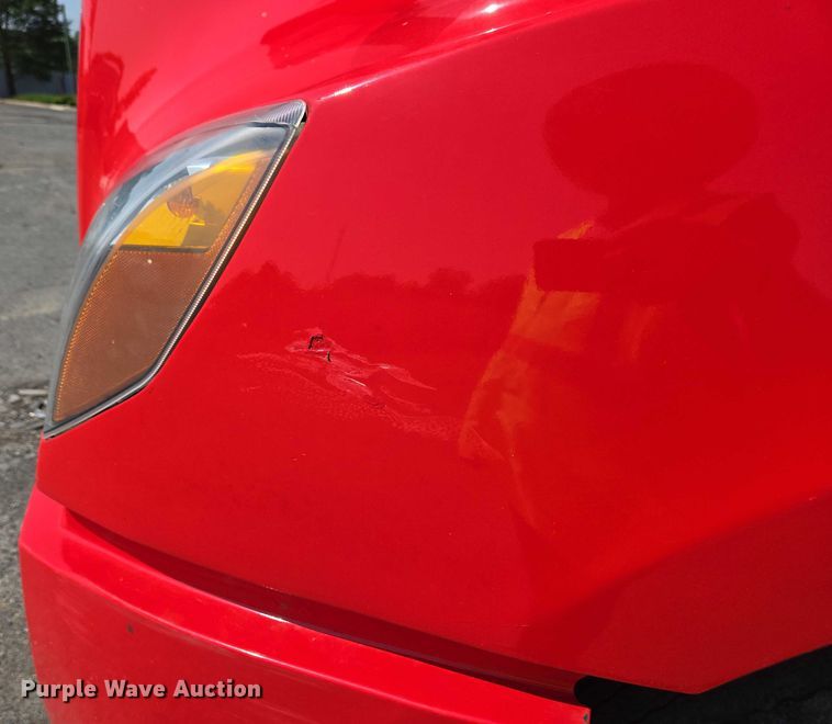 image for item YA0531 2018 Freightliner Cascadia 126 semi truck