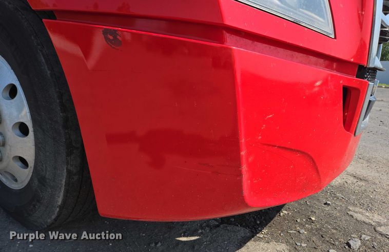 image for item YA0531 2018 Freightliner Cascadia 126 semi truck