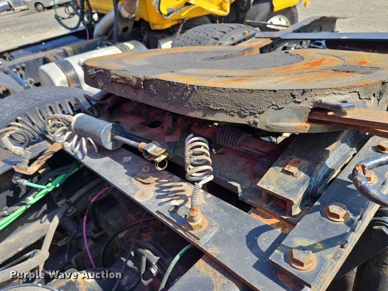 image for item YA0531 2018 Freightliner Cascadia 126 semi truck