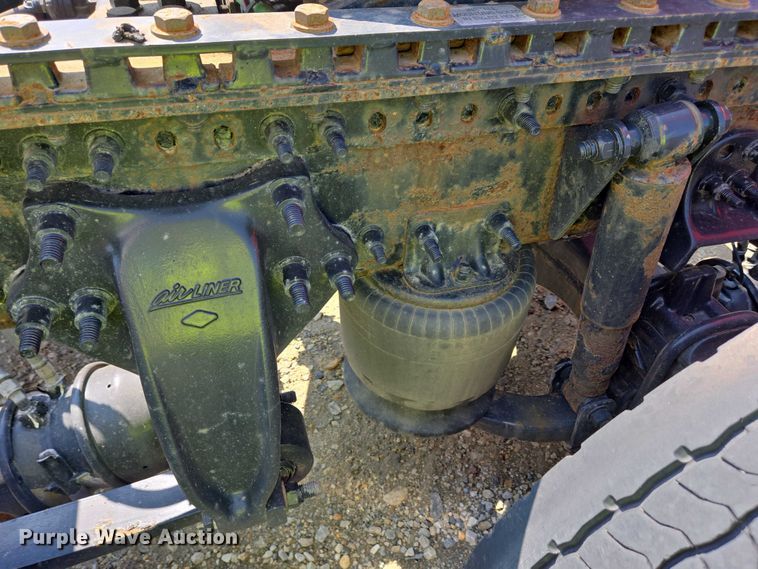 image for item YA0531 2018 Freightliner Cascadia 126 semi truck