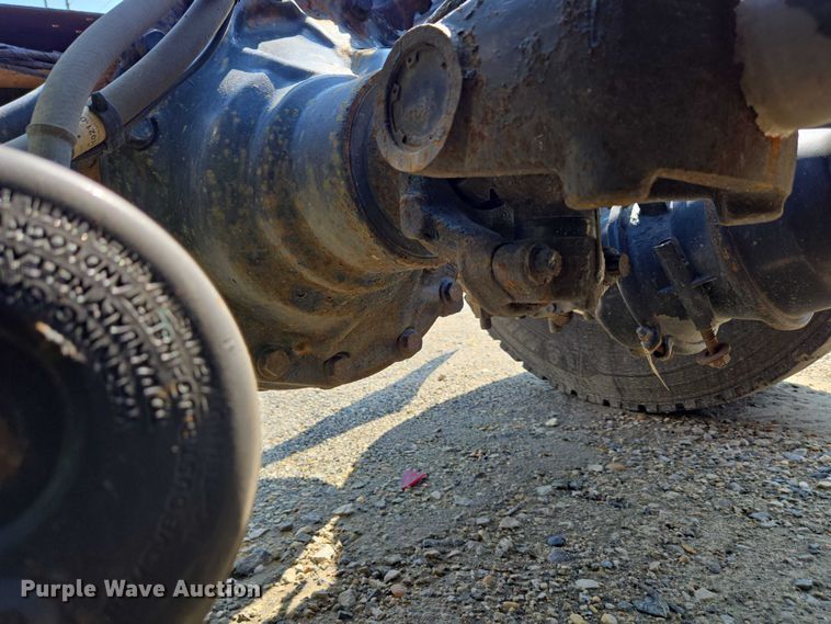 image for item YA0531 2018 Freightliner Cascadia 126 semi truck