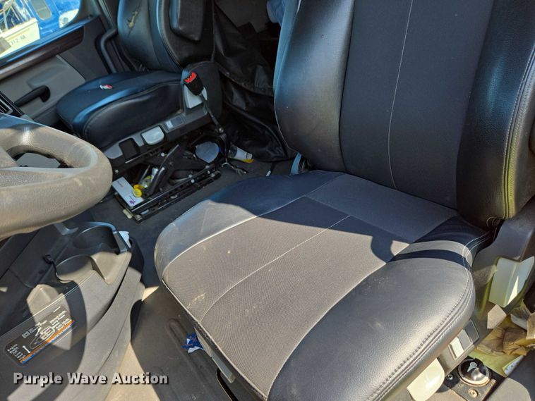 image for item YA0531 2018 Freightliner Cascadia 126 semi truck