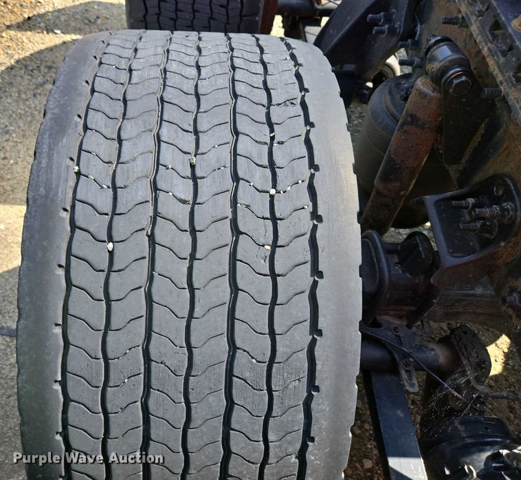 image for item YA0531 2018 Freightliner Cascadia 126 semi truck