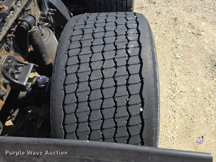 image for item YA0531 2018 Freightliner Cascadia 126 semi truck