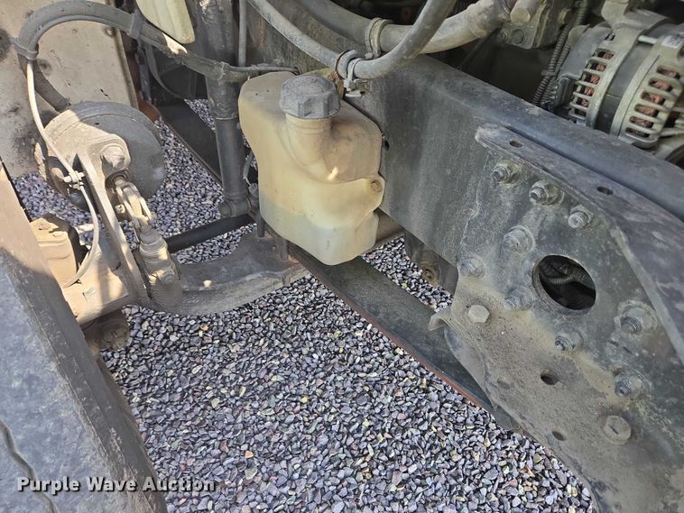 image for item YA0557 2015 Freightliner Business Class M2 semi truck